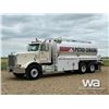 Image 1 : 1999 PETERBILT 378 T/A  FUEL & LUBE TRUCK
