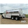 Image 4 : 1999 PETERBILT 378 T/A  FUEL & LUBE TRUCK