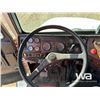 Image 13 : 2001 FREIGHTLINER T/A PRESSURE TRUCK
