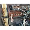Image 16 : 2001 FREIGHTLINER T/A PRESSURE TRUCK