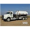 Image 1 : 2001 FREIGHTLINER T/A PRESSURE TRUCK
