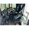 Image 6 : 2001 FREIGHTLINER T/A PRESSURE TRUCK