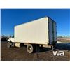 Image 4 : 1995 GMC C7500 TOP KICK S/A VAN TRUCK