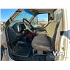 Image 6 : 1995 GMC C7500 TOP KICK S/A VAN TRUCK