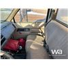 Image 7 : 1995 GMC C7500 TOP KICK S/A VAN TRUCK