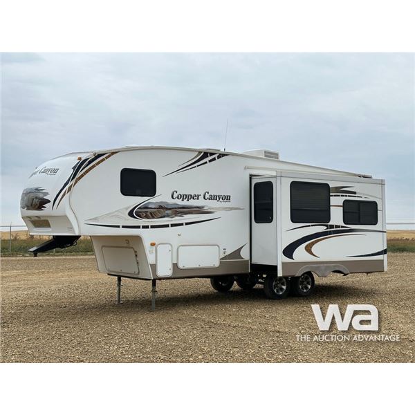 2010 KEYSTONE COPPER CANYON 25 FT. TRAVEL TRAILER