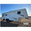 Image 2 : 2005 ARCTIC FOX 29.5 FT. T/A  5TH WHEEL TRAILER