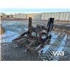 Image 1 : EFI HYD. PALLET FORKS W/ MAT GRAPPLE