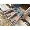 Image 11 : BOBCAT BACKHOE SWING AWAY ATTACHMENT