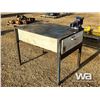 Image 3 : STEEL WORK BENCH WITH VISE