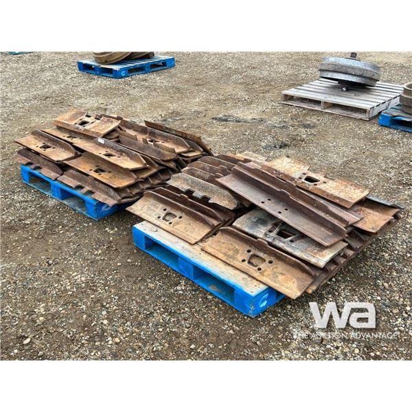 JOHN DEERE 2154 TRACK PADS