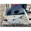 Image 6 : PRESSURE WASHER, TRUCK STEPS