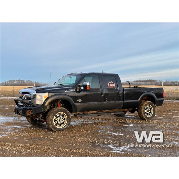 2011 FORD F350 LARIAT CREW CAB PICKUP