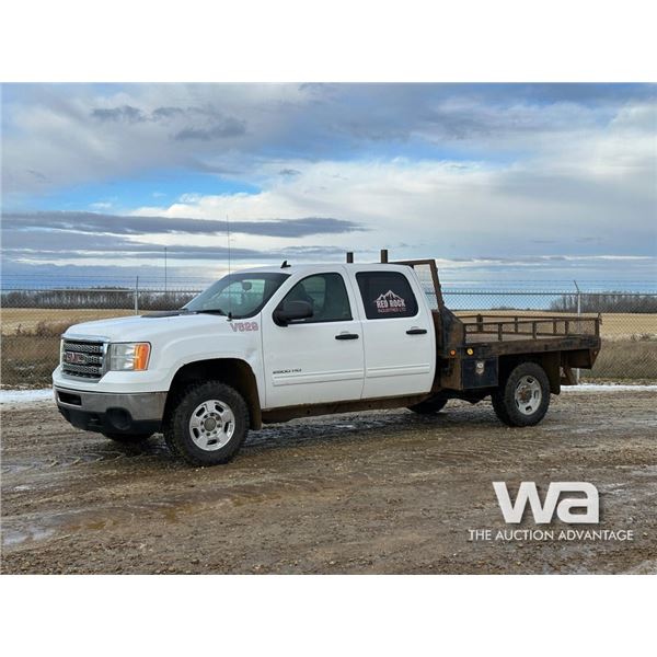 2014 GMC 3500 CREW CAB FLATBED TRUCK