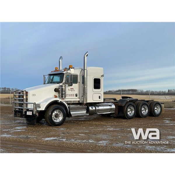 2018 KENWORTH T800 TRI DRIVE SLEEPER TRUCK TRACTOR