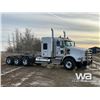 Image 2 : 2018 KENWORTH T800 TRI DRIVE SLEEPER TRUCK TRACTOR