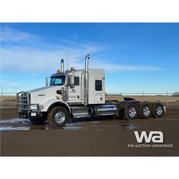 2018 KENWORTH T800 TRI DRIVE SLEEPER TRUCK TRACTOR