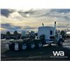 Image 3 : 2018 KENWORTH T800 TRI DRIVE SLEEPER TRUCK TRACTOR