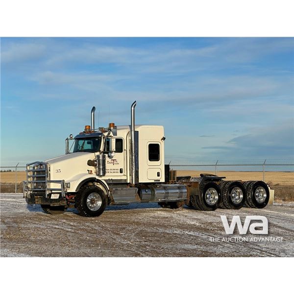 2013 KENWORTH T800 TRI DRIVE SLEEPER TRUCK TRACTOR