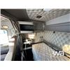 Image 21 : 2013 KENWORTH T800 TRI DRIVE SLEEPER TRUCK TRACTOR