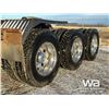 Image 32 : 2013 KENWORTH T800 TRI DRIVE SLEEPER TRUCK TRACTOR