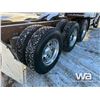 Image 35 : 2013 KENWORTH T800 TRI DRIVE SLEEPER TRUCK TRACTOR