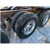 Image 36 : 2013 KENWORTH T800 TRI DRIVE SLEEPER TRUCK TRACTOR