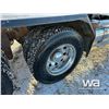 Image 37 : 2013 KENWORTH T800 TRI DRIVE SLEEPER TRUCK TRACTOR