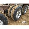 Image 33 : 2012 KENWORTH T800 TRI DRIVE SLEEPER TRUCK TRACTOR