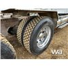 Image 34 : 2012 KENWORTH T800 TRI DRIVE SLEEPER TRUCK TRACTOR
