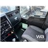 Image 8 : 2012 KENWORTH T800 TRI DRIVE SLEEPER TRUCK TRACTOR