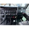 Image 9 : 2012 KENWORTH T800 TRI DRIVE SLEEPER TRUCK TRACTOR