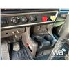Image 17 : 2011 KENWORTH T800 TRI DRIVE SLEEPER TRUCK TRACTOR
