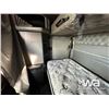 Image 19 : 2011 KENWORTH T800 TRI DRIVE SLEEPER TRUCK TRACTOR