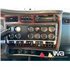 Image 10 : 2008 KENWORTH T800 TRI DRIVE SLEEPER TRUCK TRACTOR