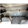 Image 17 : 2008 KENWORTH T800 TRI DRIVE SLEEPER TRUCK TRACTOR