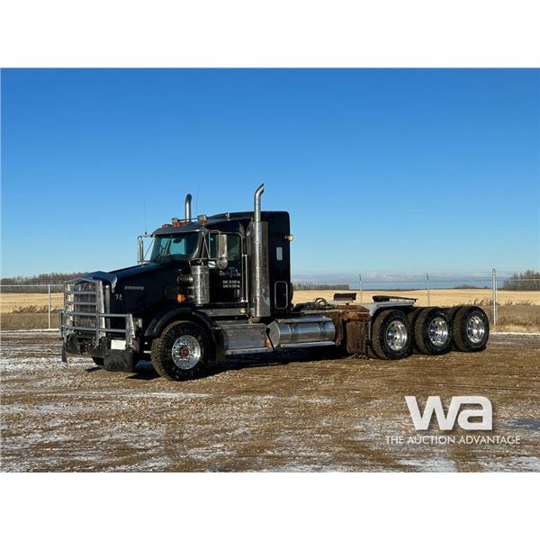 2008 KENWORTH T800 TRI DRIVE SLEEPER TRUCK TRACTOR
