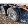 Image 32 : 2008 KENWORTH T800 TRI DRIVE SLEEPER TRUCK TRACTOR