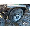 Image 35 : 2008 KENWORTH T800 TRI DRIVE SLEEPER TRUCK TRACTOR