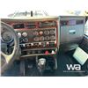 Image 9 : 2008 KENWORTH T800 TRI DRIVE SLEEPER TRUCK TRACTOR