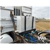 Image 36 : 2006 KENWORTH T800B TRIDRIVE SLEEPER TRUCK TRACTOR