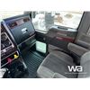 Image 8 : 2006 KENWORTH T800B TRIDRIVE SLEEPER TRUCK TRACTOR
