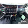 Image 9 : 2006 KENWORTH T800B TRIDRIVE SLEEPER TRUCK TRACTOR