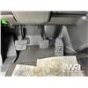Image 14 : 2022 KENWORTH T880 T/A SLEEPER TRUCK TRACTOR