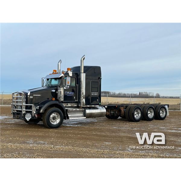 2018 KENWORTH T800 TRI DRIVE SLEEPER CAB & CHASSIS