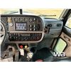 Image 9 : 2013 PETERBILT 367 TRI DRIVE SLEEPER CAB & CHASSIS