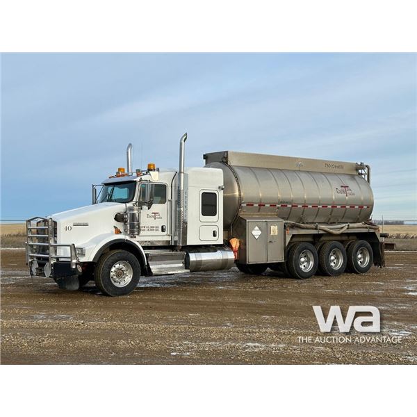 2019 KENWORTH T800 TRI DRIVE SLEEPER TANK TRUCK