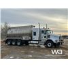Image 2 : 2019 KENWORTH T800 TRI DRIVE SLEEPER TANK TRUCK