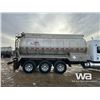 Image 36 : 2019 KENWORTH T800 TRI DRIVE SLEEPER TANK TRUCK