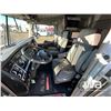 Image 7 : 2019 KENWORTH T800 TRI DRIVE SLEEPER TANK TRUCK
